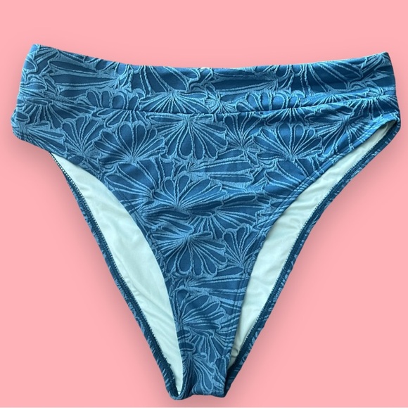 CUPSHE Medium Bikini Set Scalloped Cross Back High Waisted Bathing Suit - Picture 5 of 7